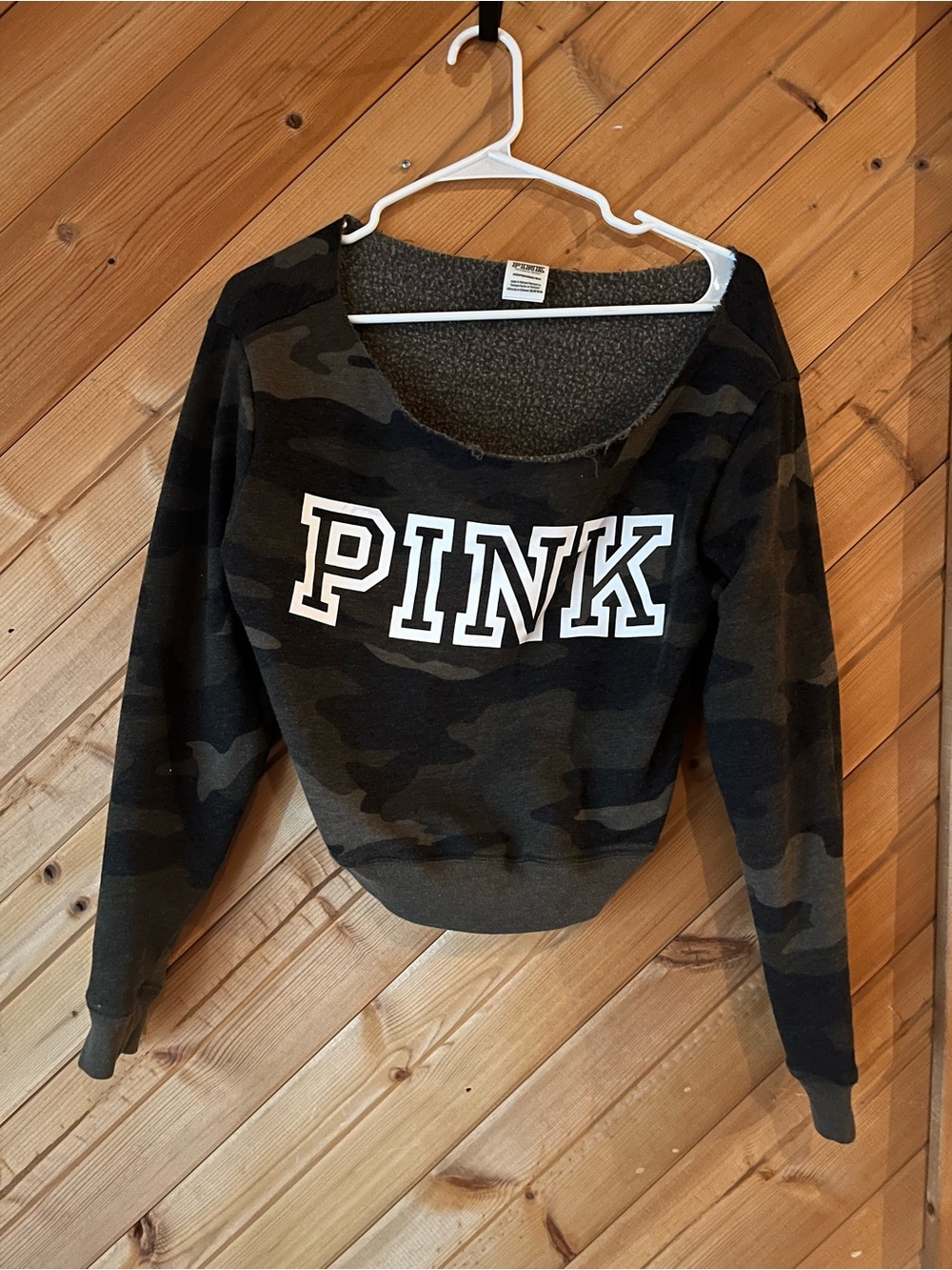 PINK Victoria's Secret Black & Gray Camo Cropped Sweatshirt
